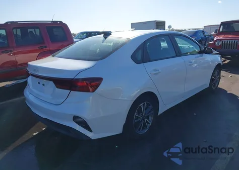 2022 Kia Forte Lxs из США, поврежденный, VIN 3KPF24AD2NE465682